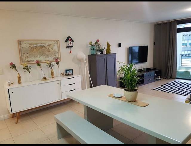 1 BEDROOM APARTMENT RENTED IN CAPE TOWN CITY CENTRE